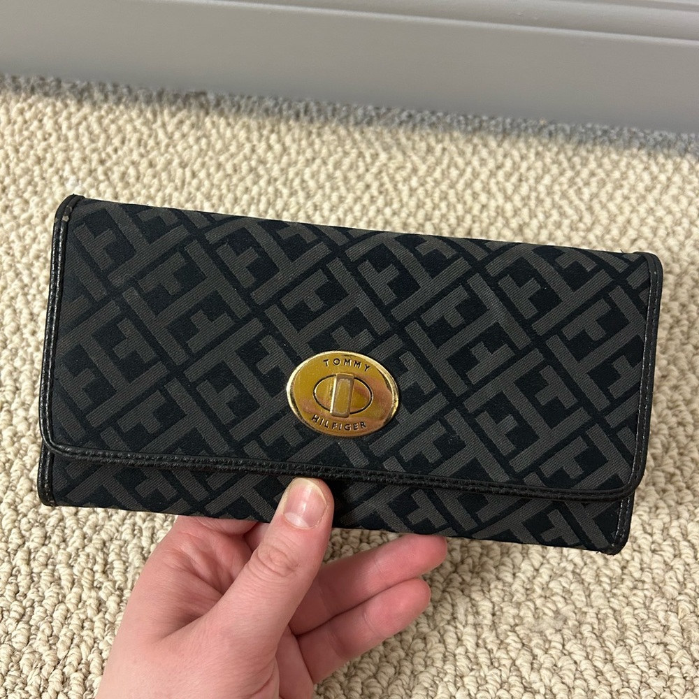 2/$30⚡️- WALLET | Women’s Tommy Hilfiger wallet